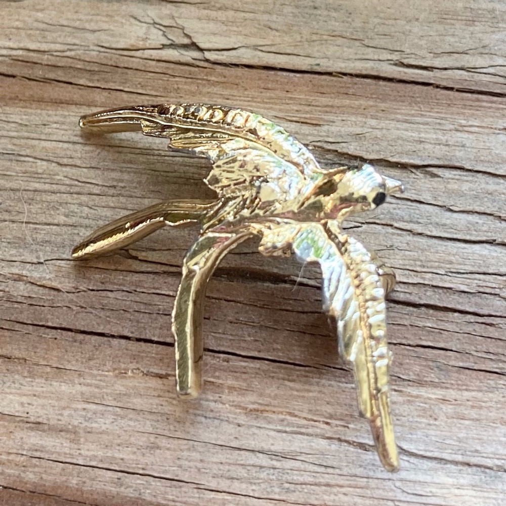 Vintage Mini Flying Bird Pin
